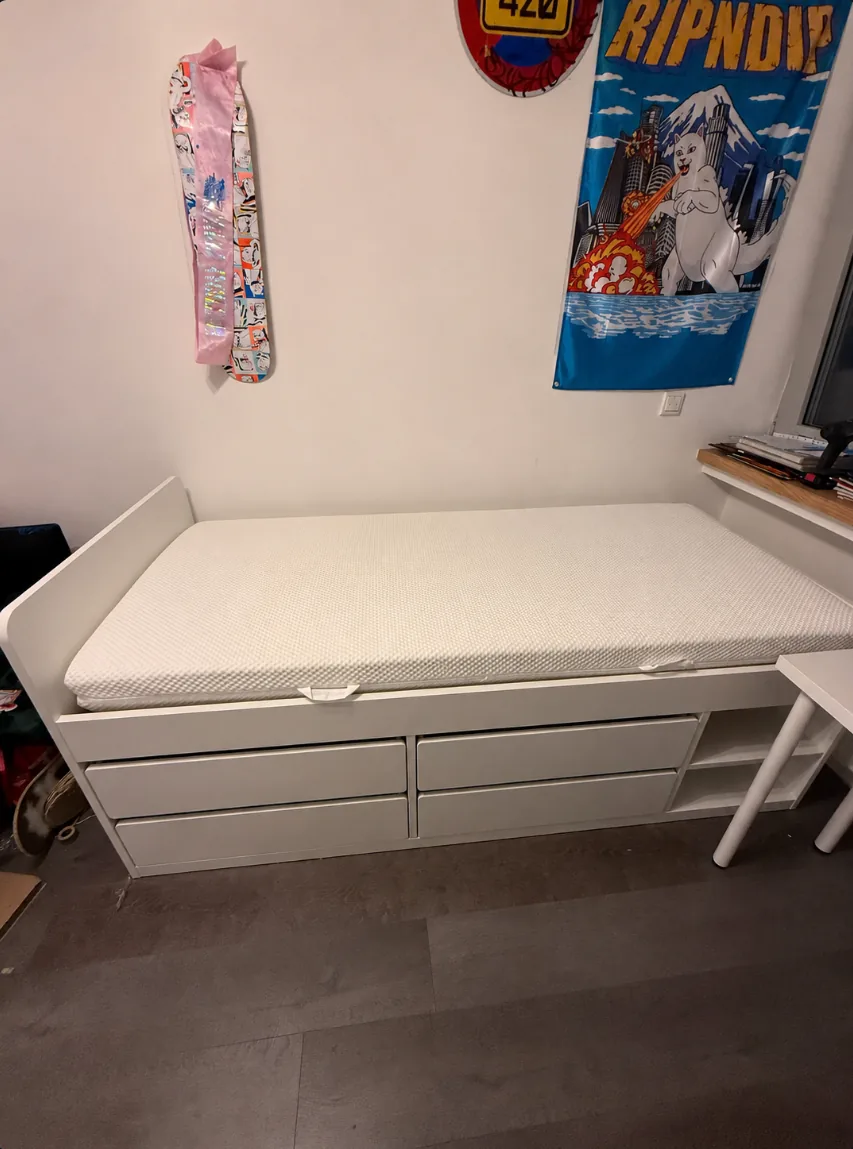 Bett fertig montiert