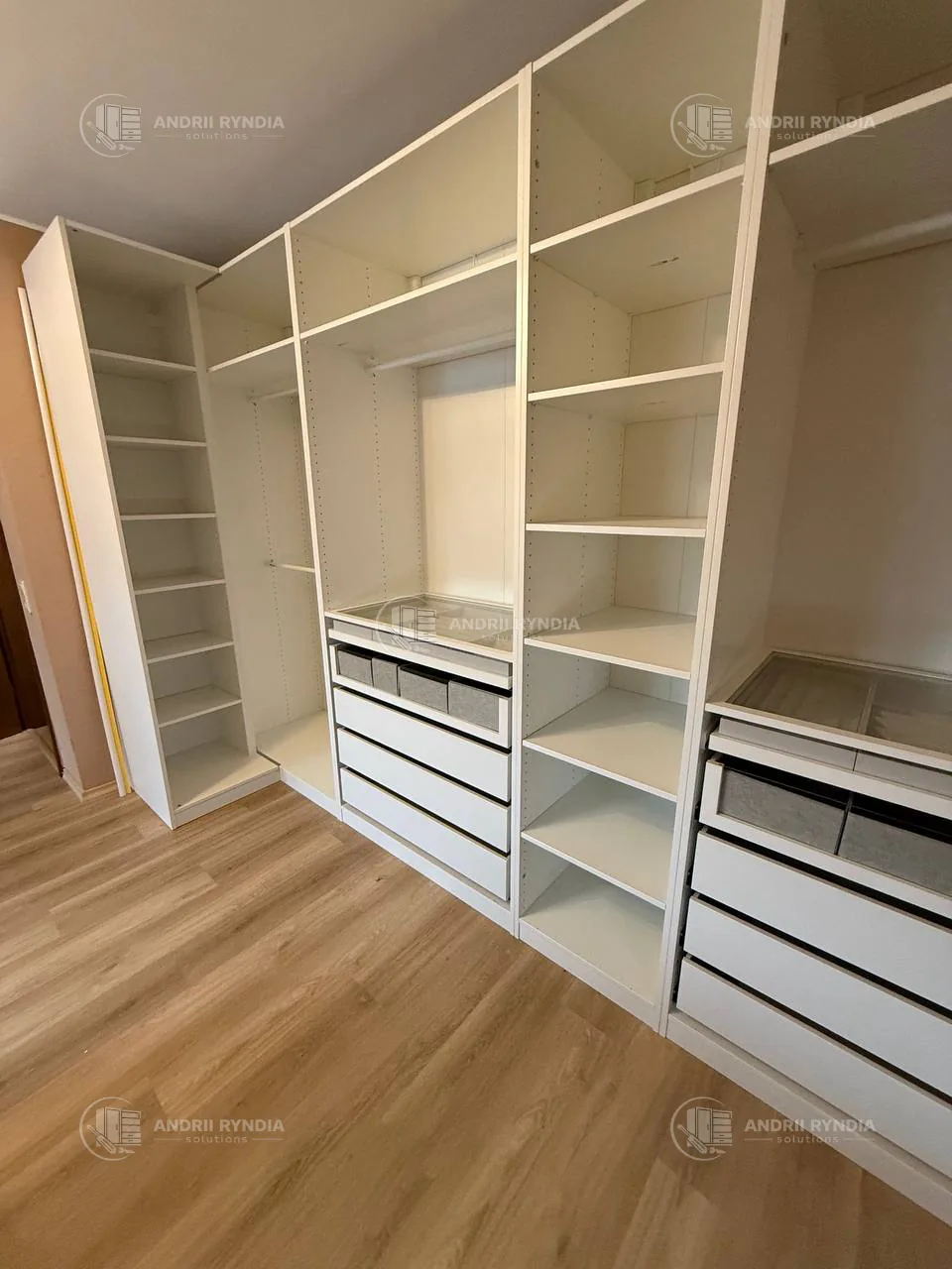 PAX Eckkleiderschrank