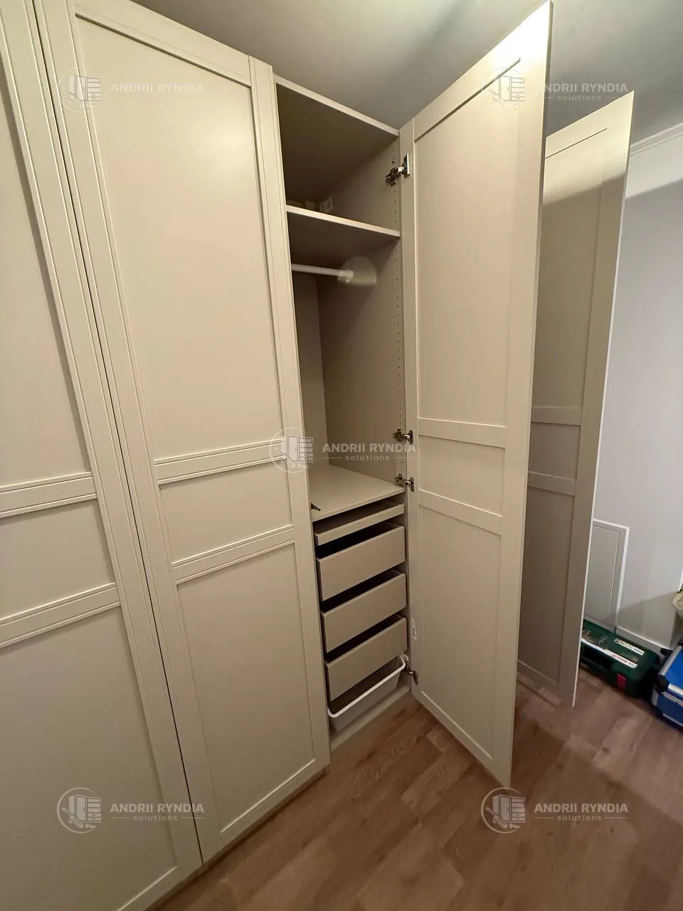 IKEA GRIMO Kleiderschrank