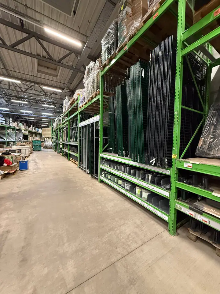 Montagearbeit von Saarmontage im gewerblichen Bereich