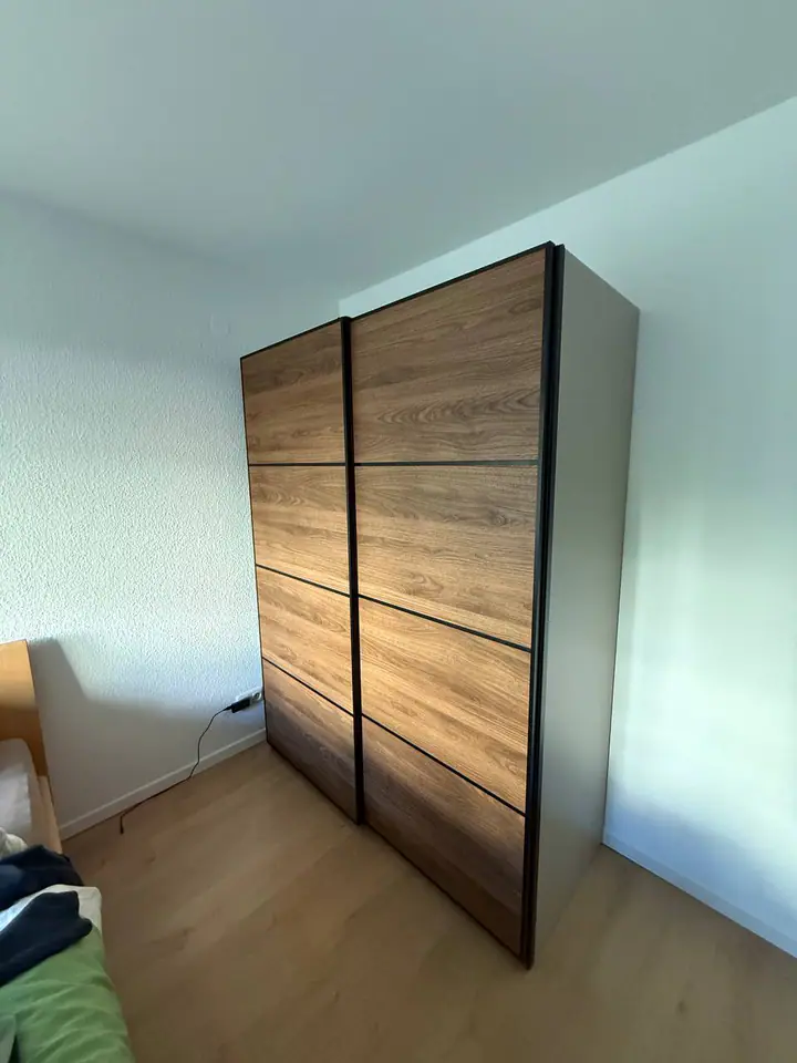 Möbelmontage – Beispiel einer Montage